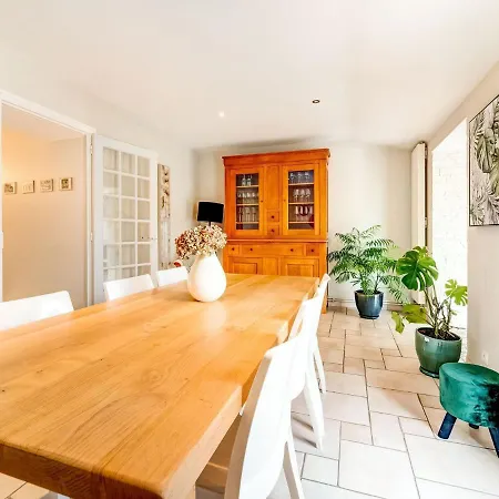 Delightful Holiday In With Garden Casa de Férias