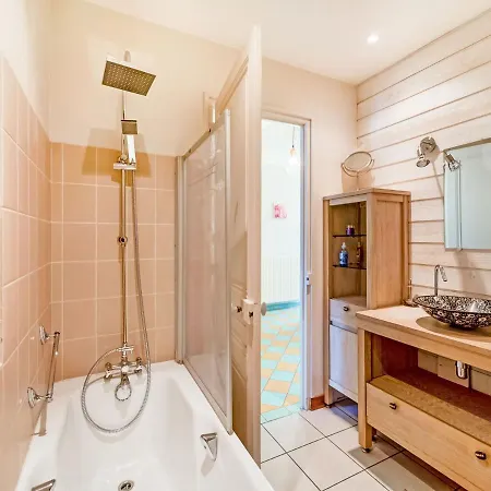 Delightful Holiday In With Garden Châtellerault